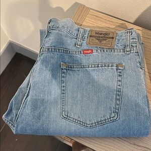 Wrangler Blue Relaxed Fit Jeans Classic Style